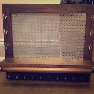 Jewelry organizer for wall